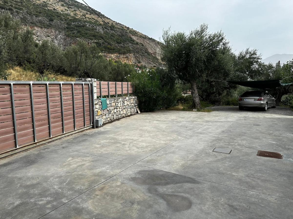 The Secret Garden At Villa Georgia Kalamata Exteriör bild