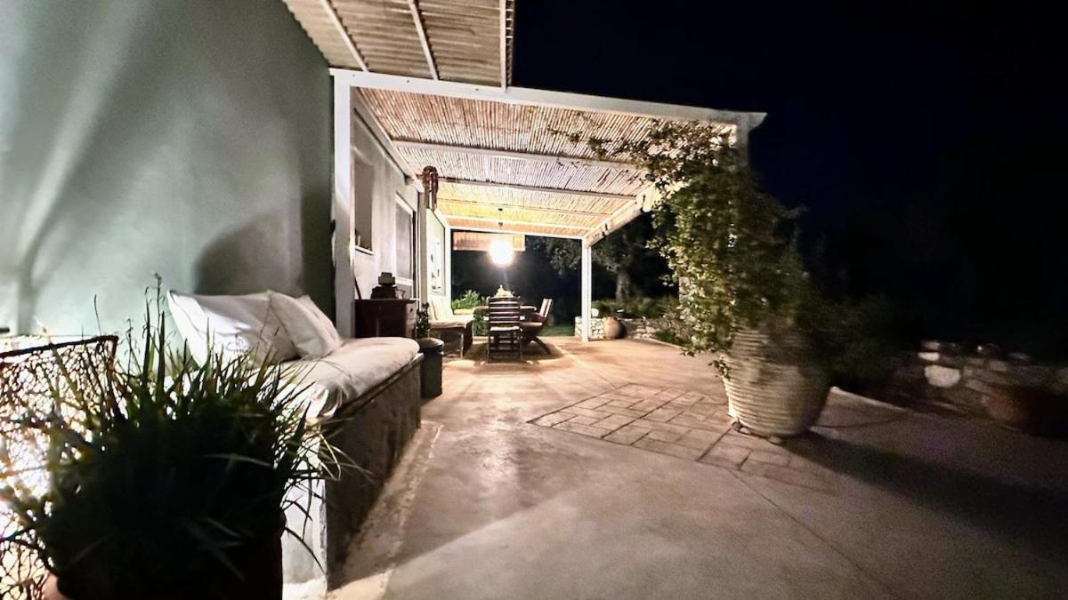 The Secret Garden At Villa Georgia Kalamata Exteriör bild