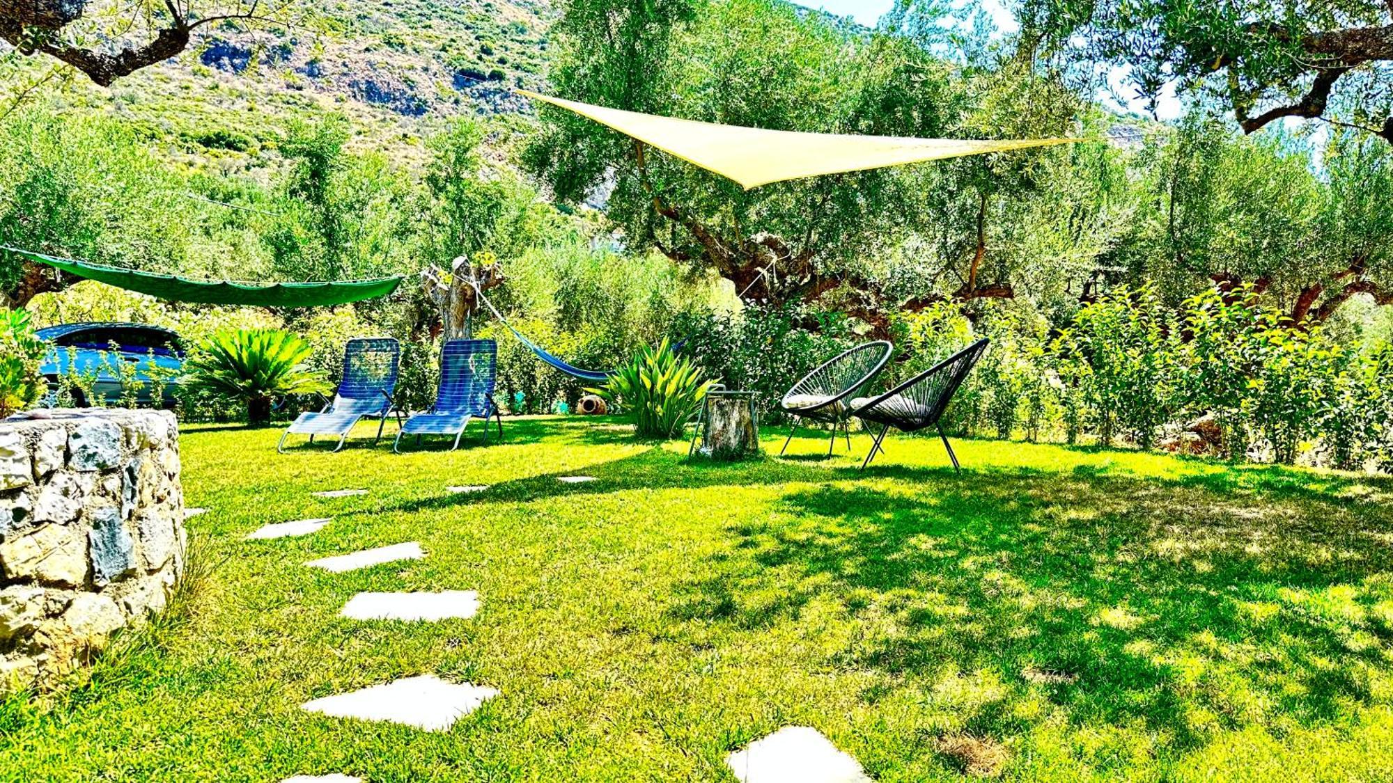 The Secret Garden At Villa Georgia Kalamata Exteriör bild