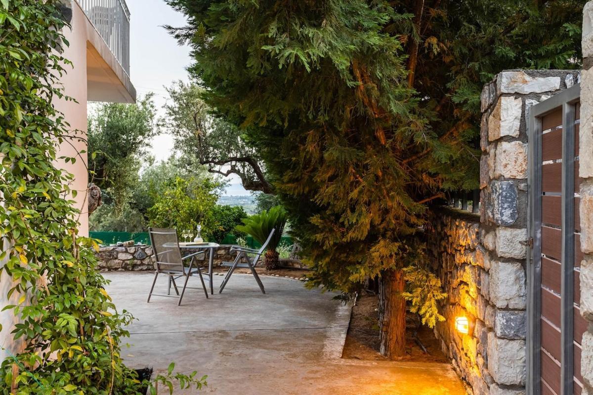 The Secret Garden At Villa Georgia Kalamata Exteriör bild